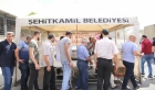 Şahinbey Belediyesi Esnafa Kuran-ı Kerim ve Pilav Dağıttı