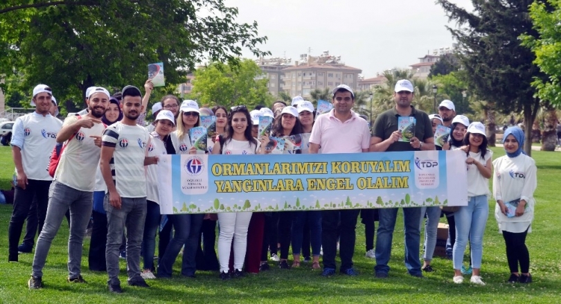 GAÜN öğrencilerinden ormanlarımızı koruyalım etkinliği