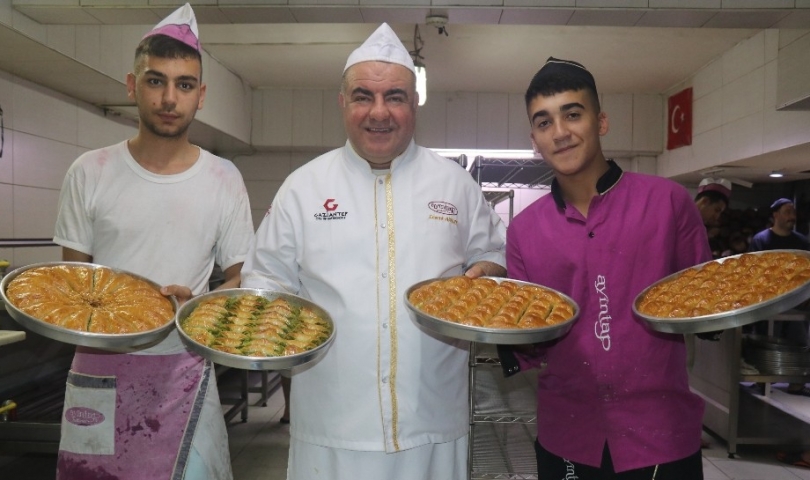 Gaziantep’te baklavacılar zam yapmamak için direniyor