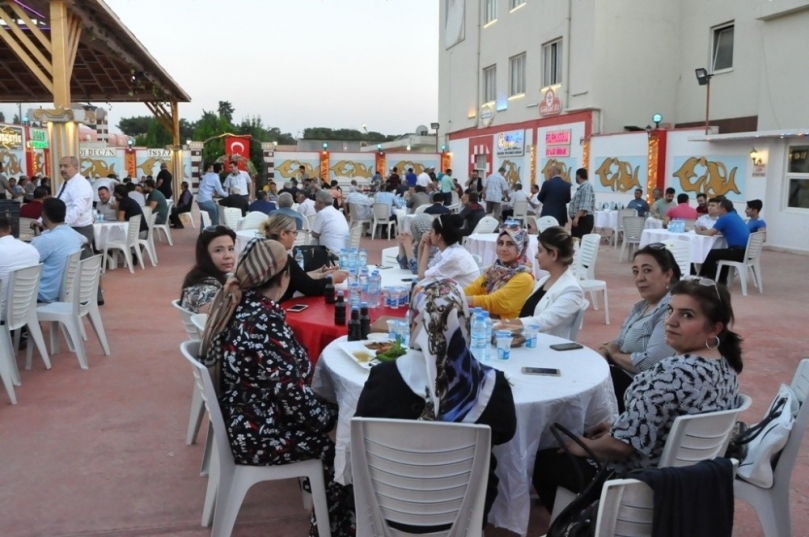 MHP’liler Nizip’te  iftar yemeğinde buluştu