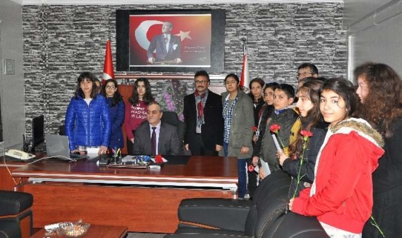 Öğrencilerden polis ablalarına mektup