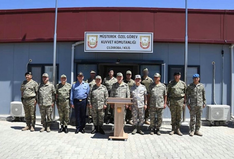 Genelkurmay Başkanı Akar Suriye sınırındaki birliklerde denetledi