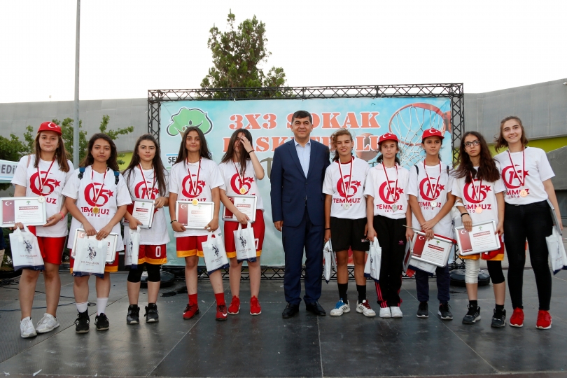 15 Temmuz 3x3 Sokak Basketbolu Şampiyonası Coşkuyla Tamamlandı