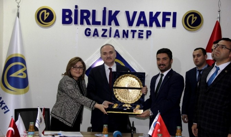 Bilim Sanayi ve Teknoloji Bakanı Özlü’den Birlik Vakfına ziyaret