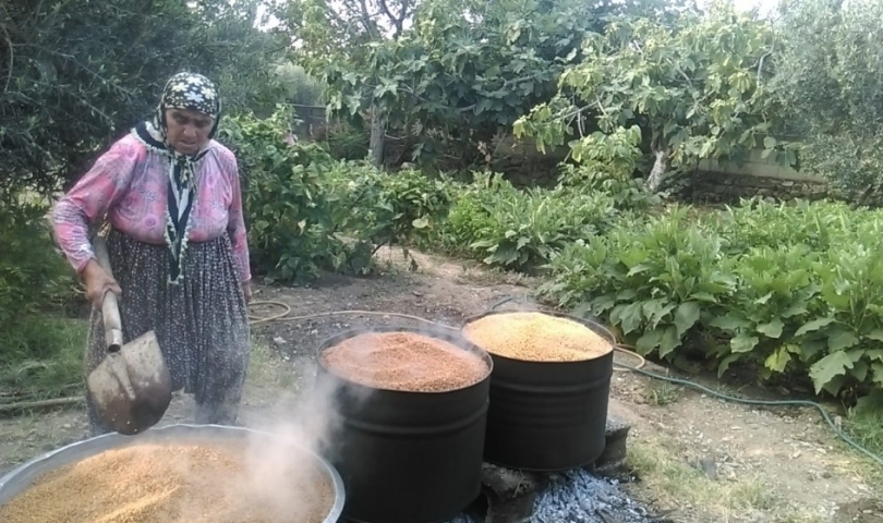 Bulgur kaynatma sezonu başladı