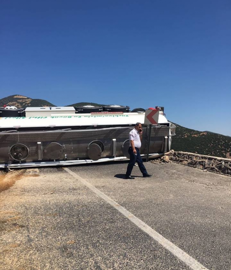 Nurdağı’nda mazot yüklü tanker yan yattı