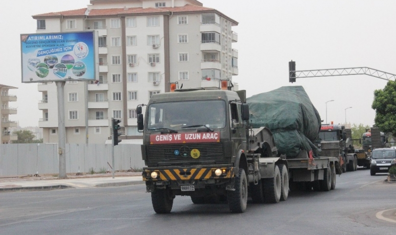 Suriye sınırında hareketlilik sürüyor