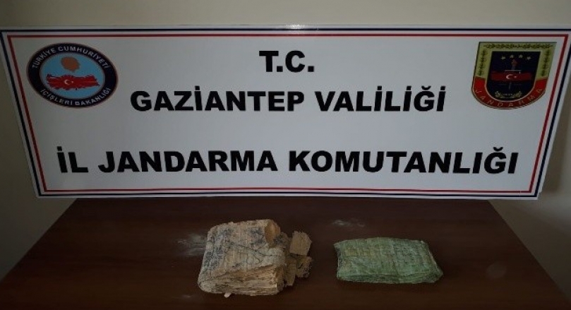 Gaziantep'te 13. yüzyıla ait İbranice kitaplar ele geçirildi