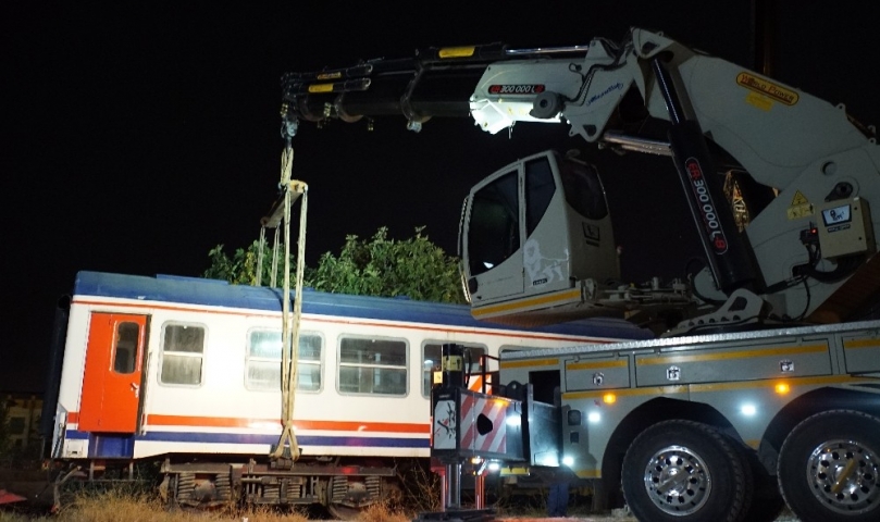 Karayolundan Tren Geçti