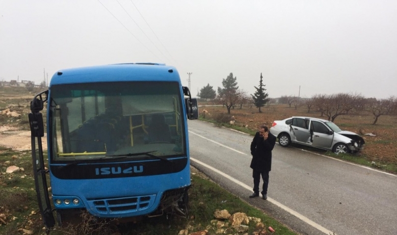 Düğün Tarihini Belirlemeye Giden Aile Kaza Yaptı: 5 Yaralı