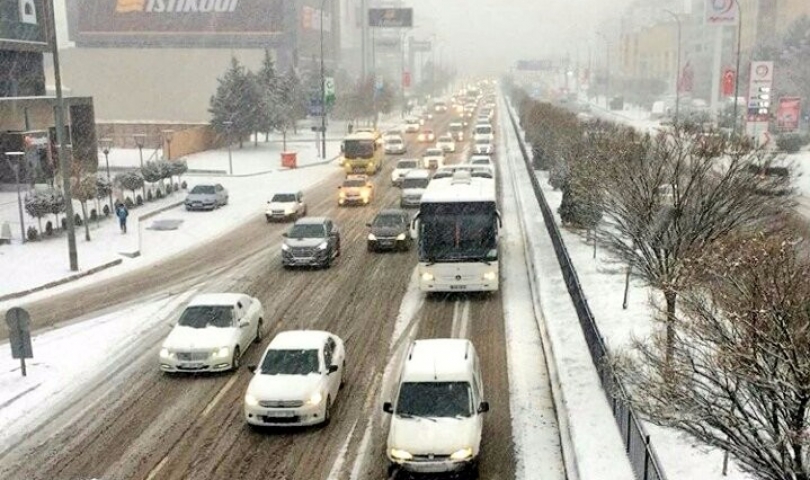 Kar Yağışı Devam Ediyor. Birçok Mahallede Yollar Kapalı