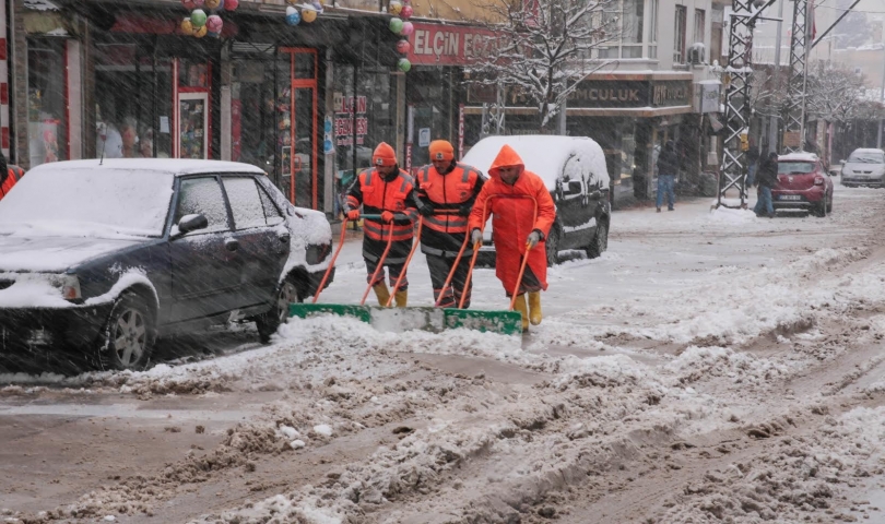 Şehitkamil’de Kar Mesaisi Sürüyor