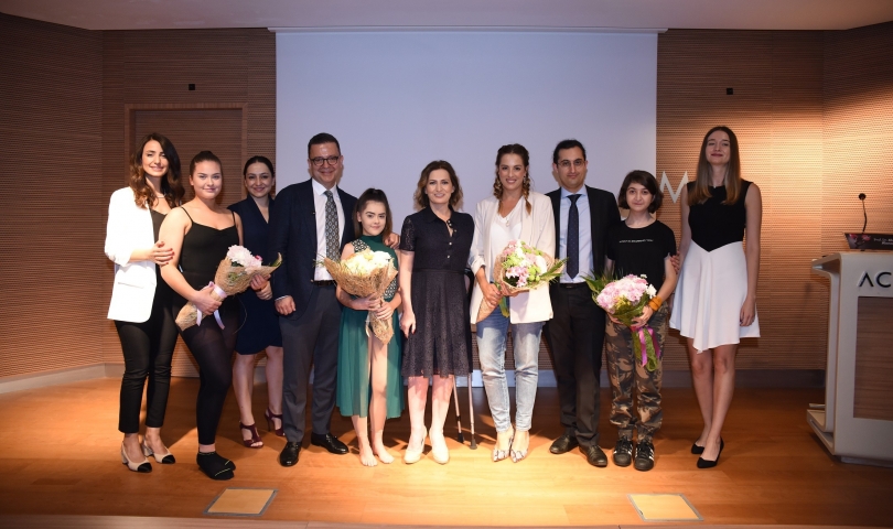 Avrupalı genç dansçılar Skolyoz'a dansla meydan okudular