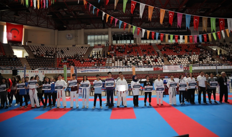 Türkiye Ümit, Genç ve U21 Karate Şampiyonası’nın resmi açılışı yapıldı