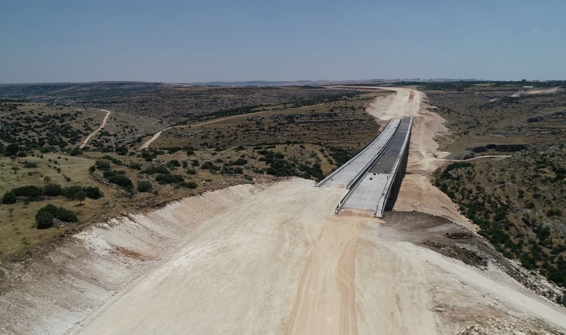 Kuzey Antep Yolu Viyadüğü'nde son rötuşlar