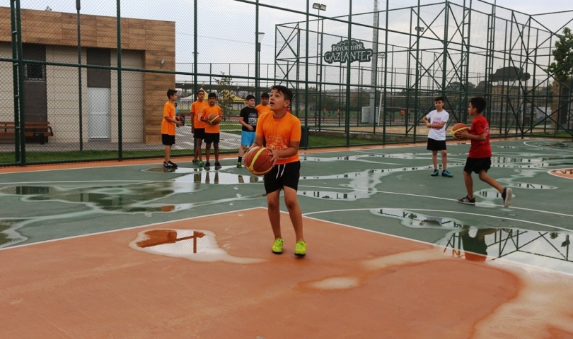 Genç basketbolcular Büyükşehir'de yetişiyor