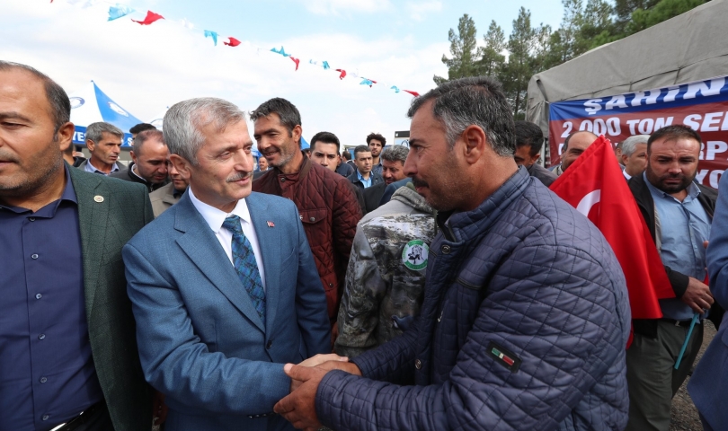 Şahinbey Belediyesi’nden çiftçilere 6.000 ton tohum desteği