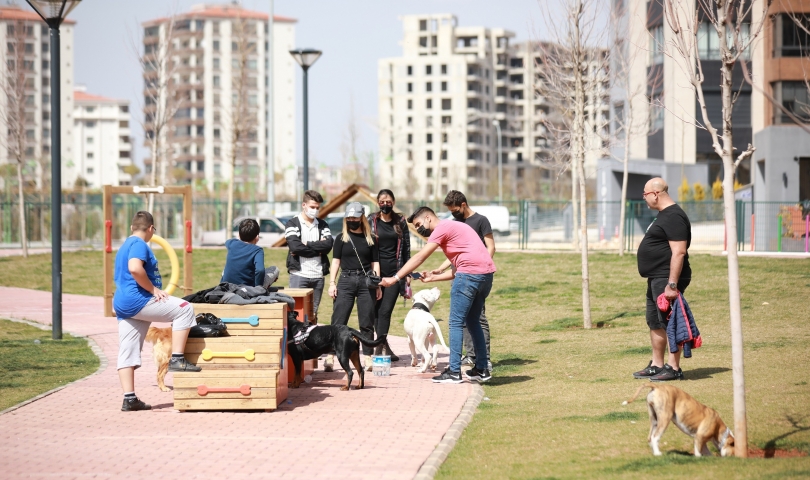 Hayvanseverlerin merakla beklediği ‘Pet Park’ hizmete açıldı