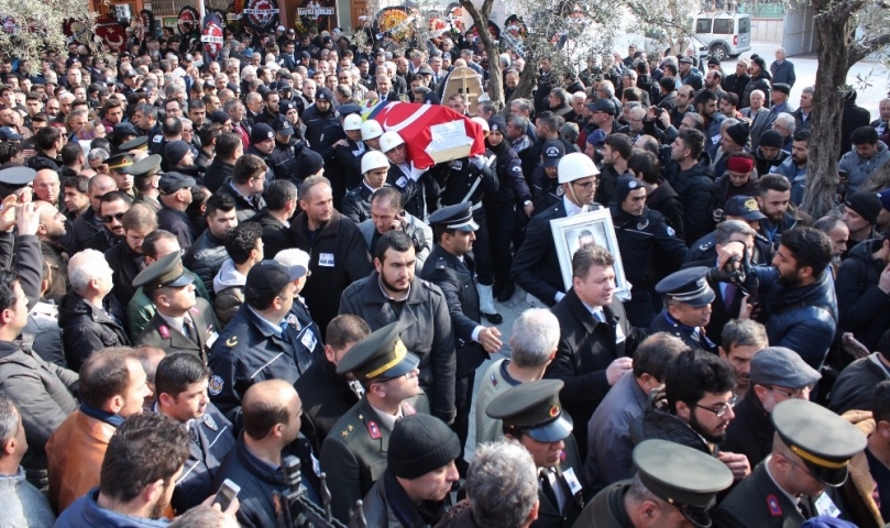 Şehit polis dualarla uğurlanıyor