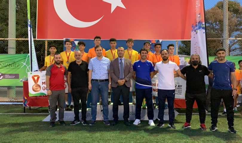 Büyükşehir, Gazi şehirli gençlere futbol şöleni yaşattı