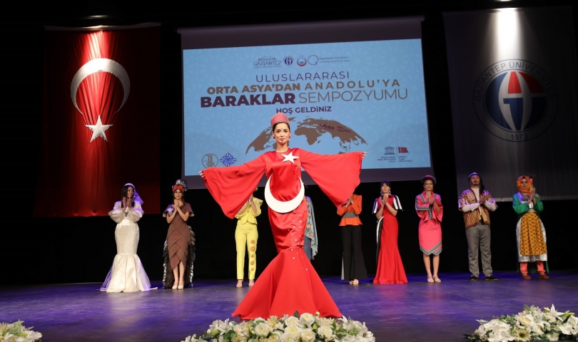 “Uluslararası Orta Asya’dan Anadolu’ya Baraklar Sempozyumu” açılışı yapıldı