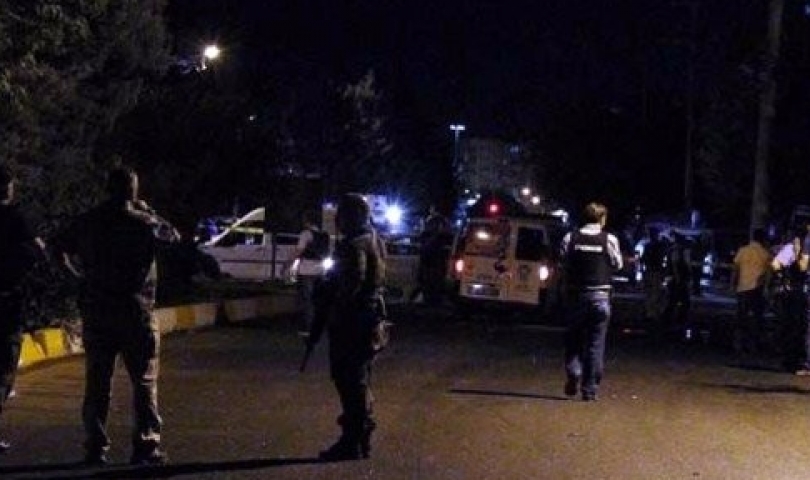 Gaziantep’te devriye görevi yapan polis aracına ateş açılması sonucu çatışma çıktı.