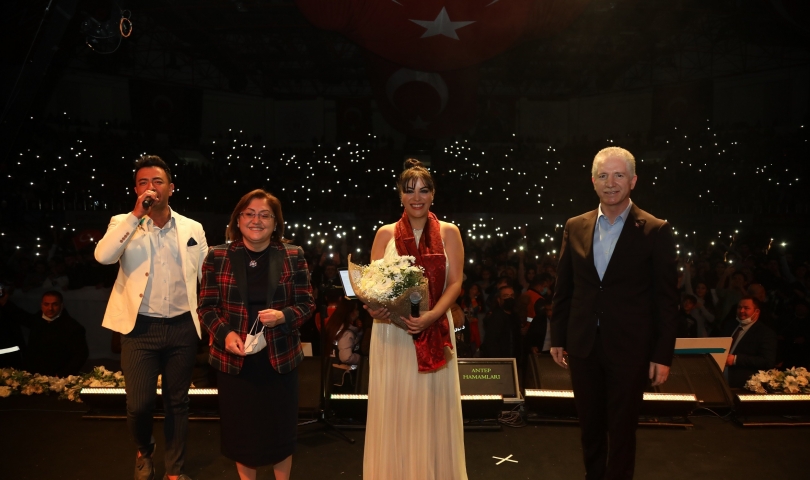 Oğuzhan Koç ve Zara konserleri ile Gazi Şehir coştu!