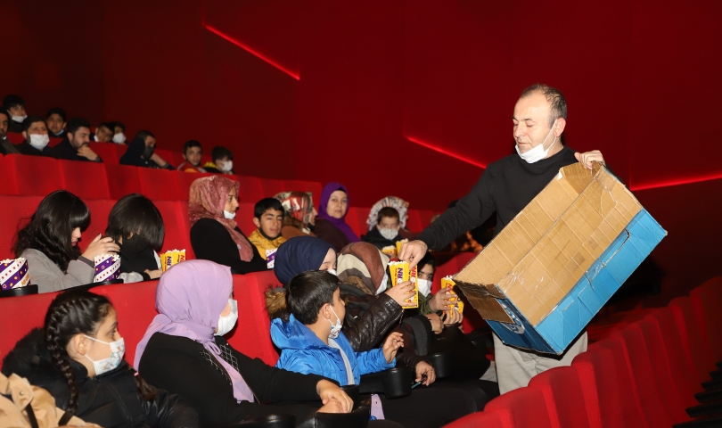 Yetim çocuklar ve anneleri “Sinema Günlerinde” buluştu