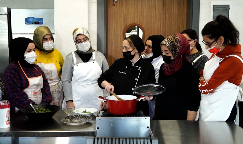 Prof. Dr. Aleaddin Yavaşça Eğitim ve Sanat Merkezi çalışmalarını sürdürüyor