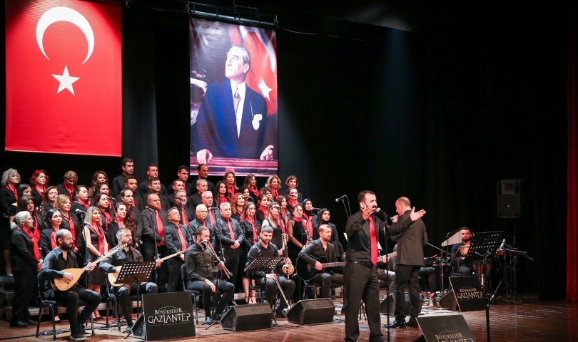 Büyükşehir Türk Halk Müziği Korosu yöresel türküleri seslendirdi