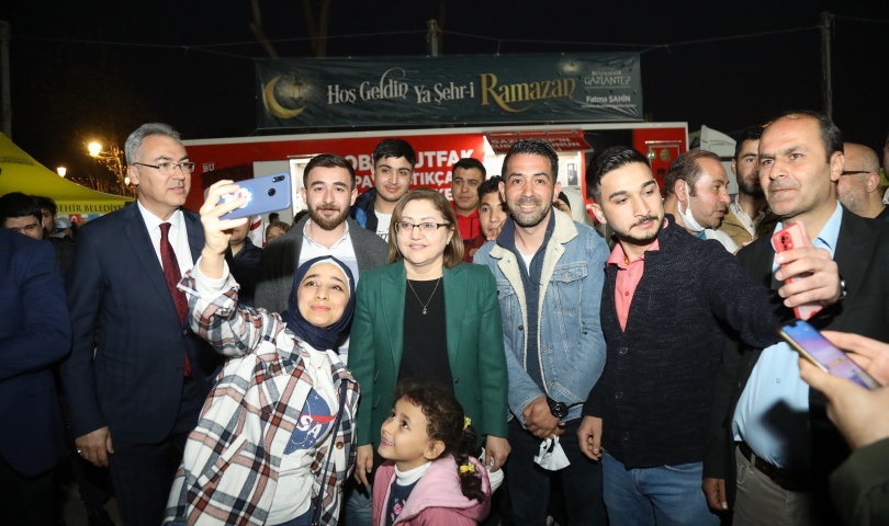 Başkan Şahin, Gazianteplilerle iftar sofrasında buluştu