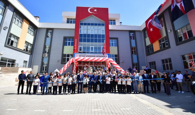 Merhum Bakan Ayvaz Gökdemir’in adının verildiği Ortaokul açıldı