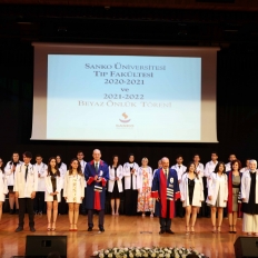 SANKO Üniversitesi Tıp Fakültesi "Beyaz Önlük Giyme Töreni" düzenledi
