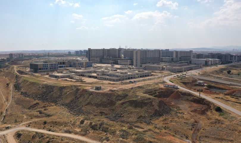 Gaziantep Şehir Hastanesi’nin inşaatına kalındığı yerden devam ediliyor!