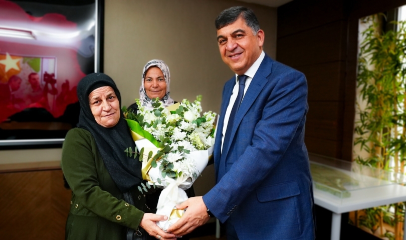 Başkan Fadıloğlu, yetim annelerini makamında ağırladı