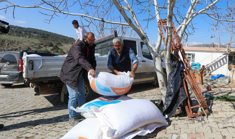 Afetzede Besiciler, Gaziantep Büyükşehir’in dağıttığı 2 bin tonluk yem desteğinden memnun