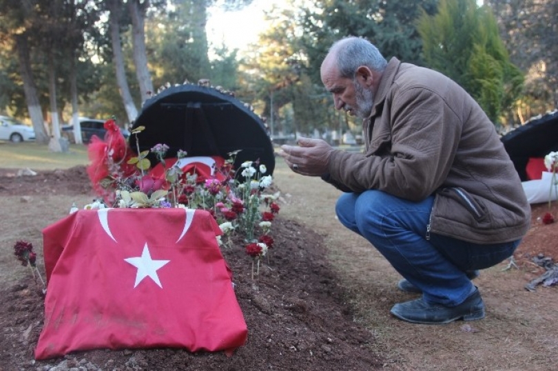 Şehit babası öğretmen evinde kalıyor