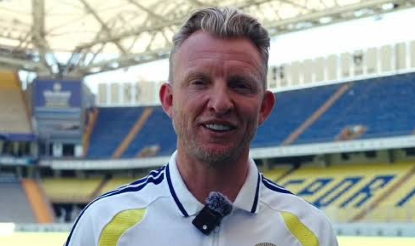 Orhan Ak’ın rakibi Dirk Kuyt