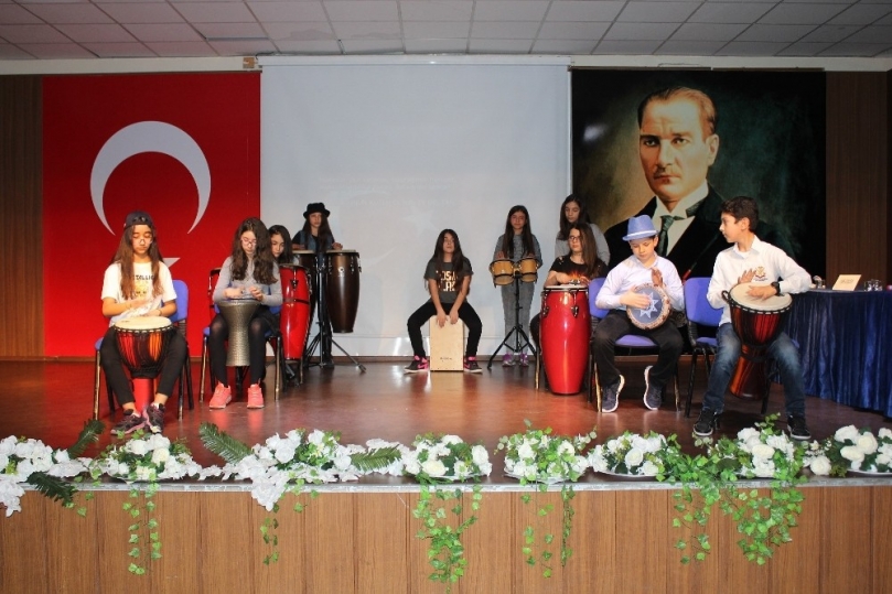 Gaziantep Kolej Vakfında mini konser