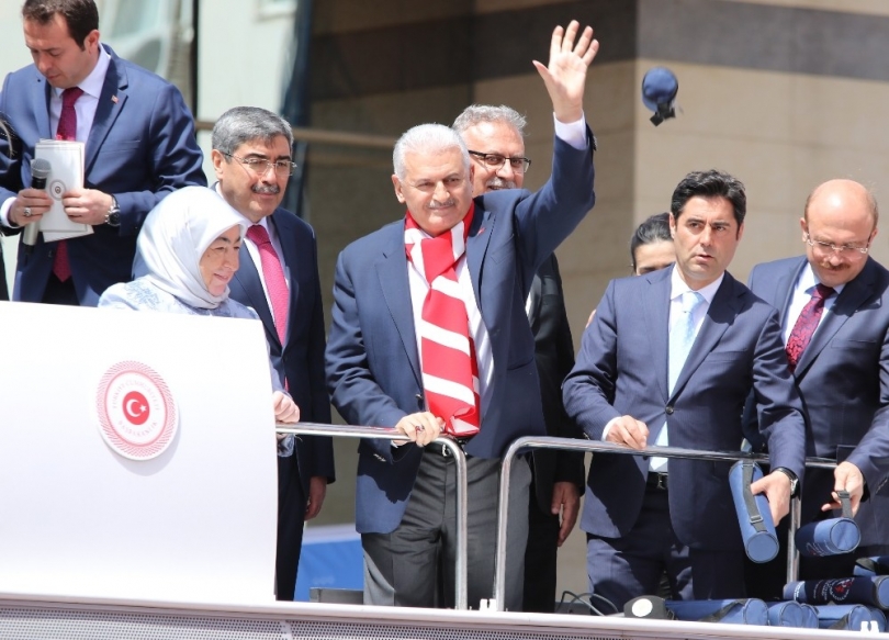 Başbakan Yıldırım Gaziantep’e müjde üstüne müjde verdi