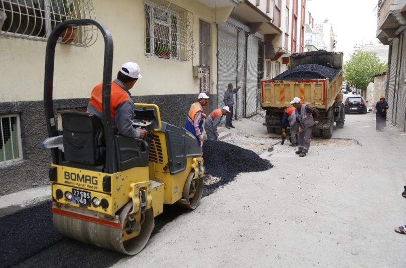 Şehitkamil’de bozuk ve bakımsız yollar onarılıyor