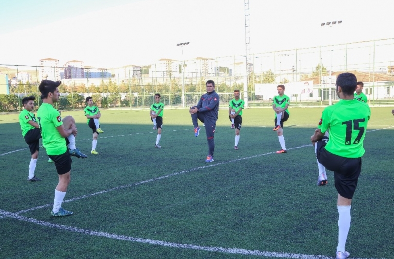 Futbol Altyapısına akademi eli değdi