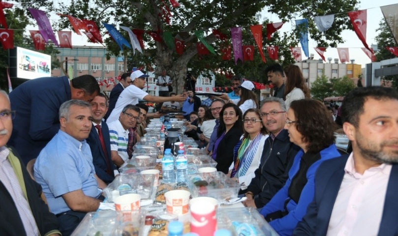 Başkan Şahin, İslahiyelilere iftarda buluştu