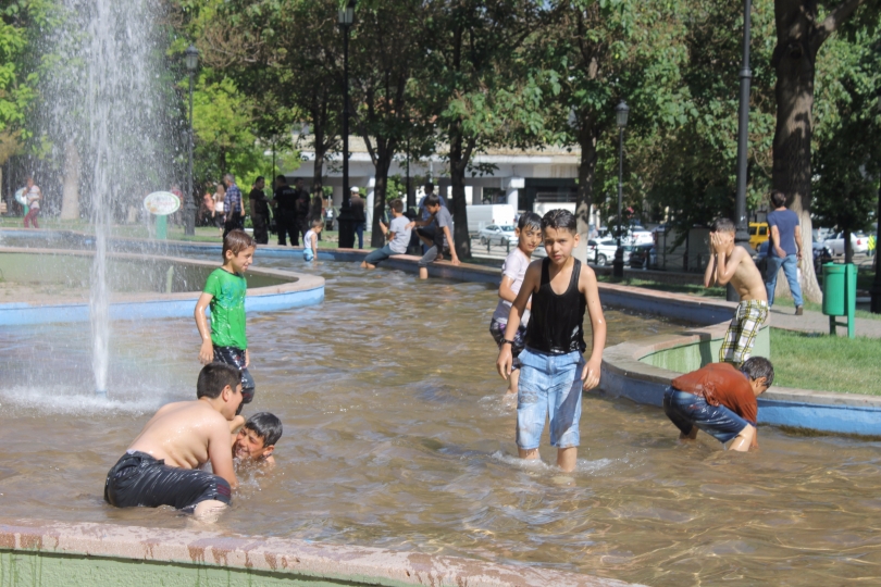 Parklardaki Süs Havuzları Tehlike Saçıyor