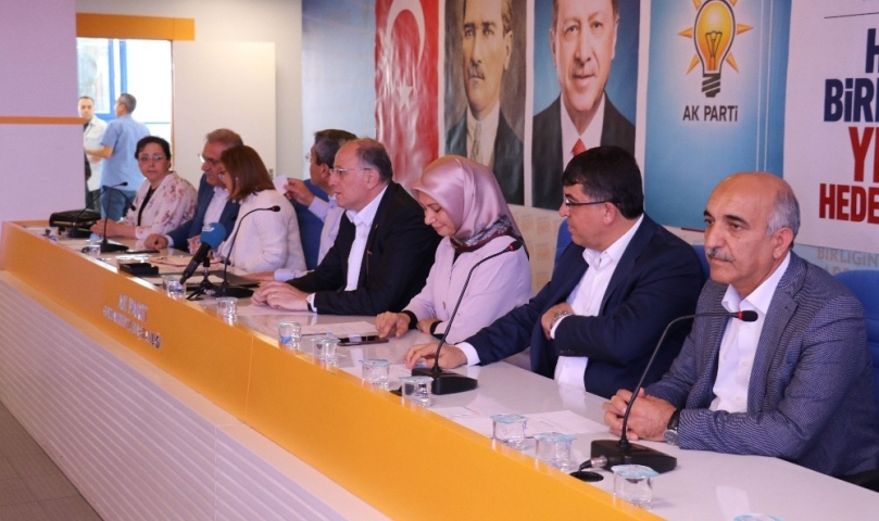 Gaziantep Ak Parti İl Meclis toplantısından 15 Temmuz kararı