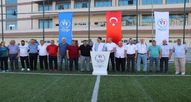 Gaziantep’te 15 Temmuz Şehitleri ve Demokrasi Kupası başladı