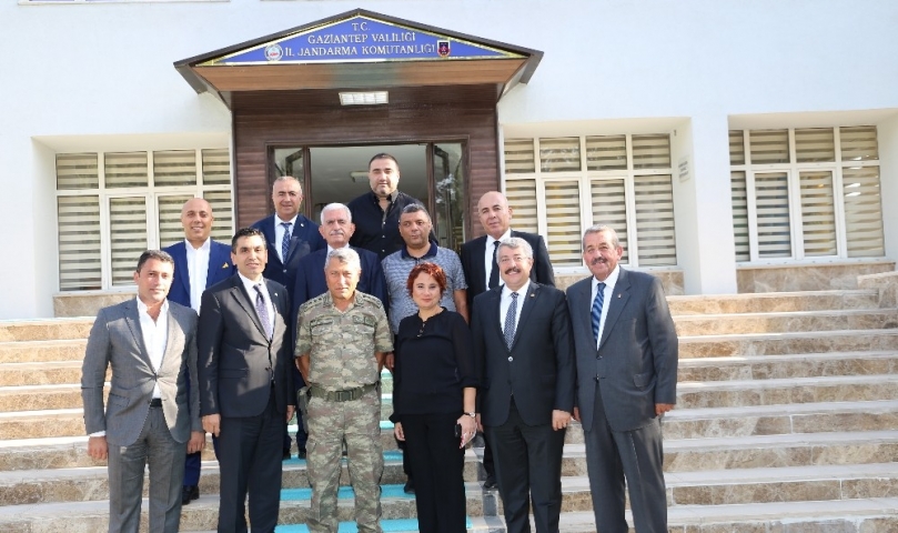 Hıdıroğlu jandarma komutanı ve emniyet müdürü ile bir araya geldi