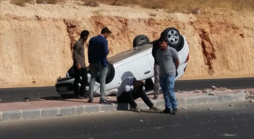 Takla atan otomobilin sürücüsü yaralandı