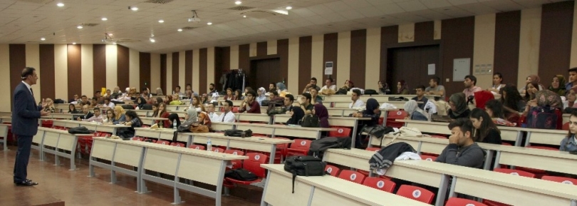 Doç. Dr. Gülşen’den ‘Tıp Felsefesi’ Konferansı