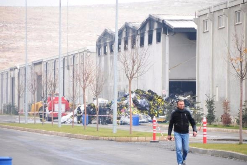 Gaziantep'teki Fabrika Yangını 12 Saatte Söndürüldü